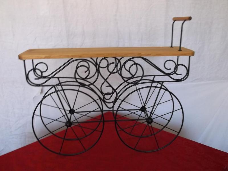 Nice metal and wood decorative shel...