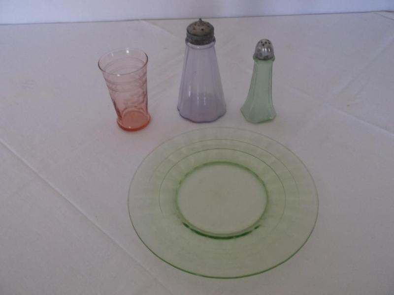 &nbspLot of glassware some being d...