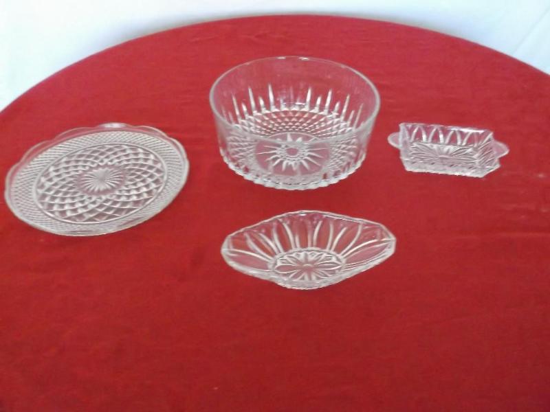 Nice lot of glassware all in great ...