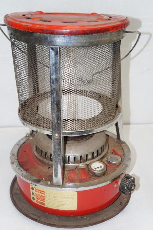 lot 18 image: Kerosene Heater