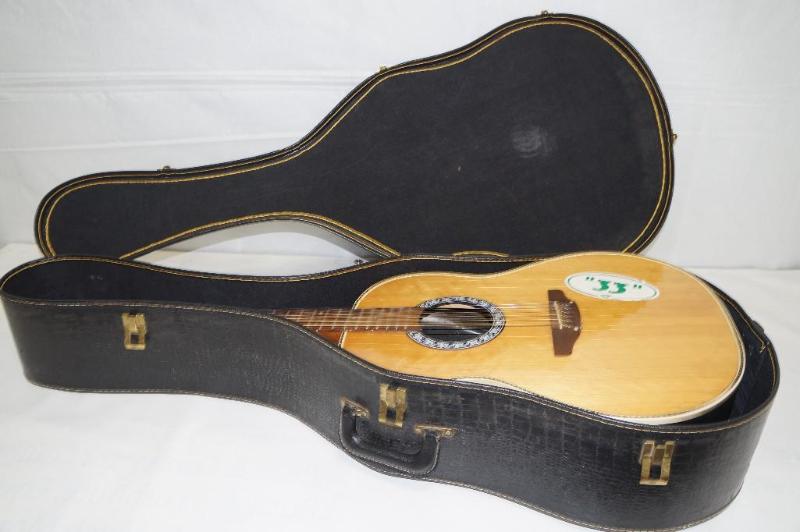 lot 3 image: Acoustic Guitar with Hard Case