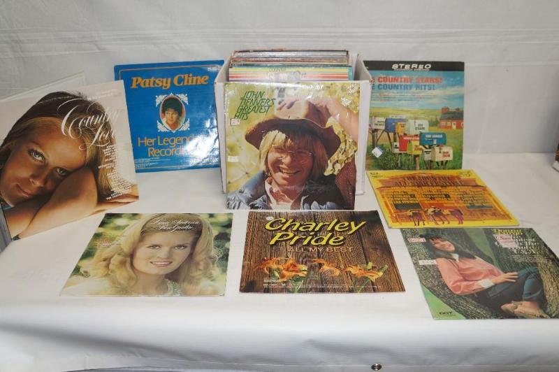 lot 32 image: Lot of Vintage Records