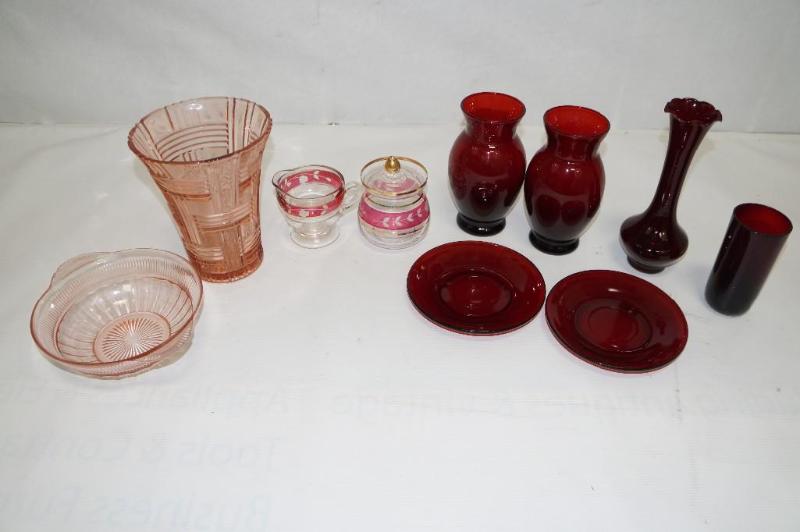 lot 39 image: Lot of Depression Glass