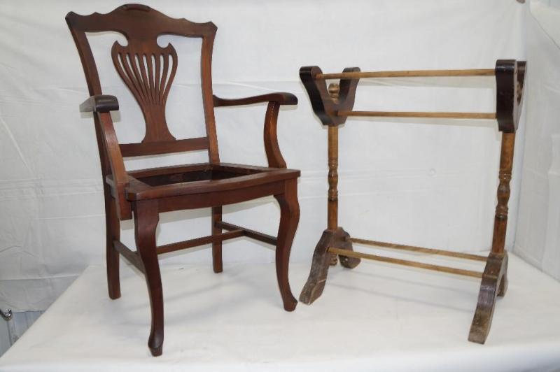 lot 51 image: Vintage Milwaukee Chair Co. Chair & Quilt Rack