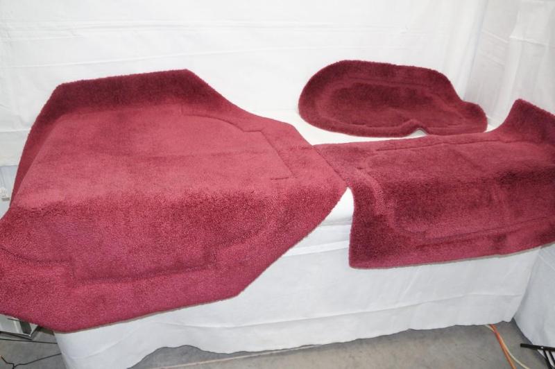 lot 59 image: Set of 3 Rugs