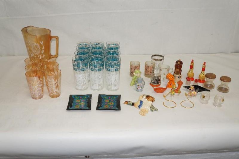 lot 62 image: Nice Lot of Kitchen Glassware, Salt & Pepper Shakers & Toothpick Holders