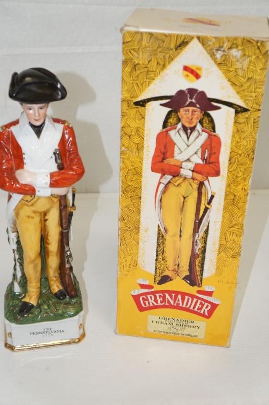 lot 71 image: Vintage 1970 Liquor Bottle Decanter