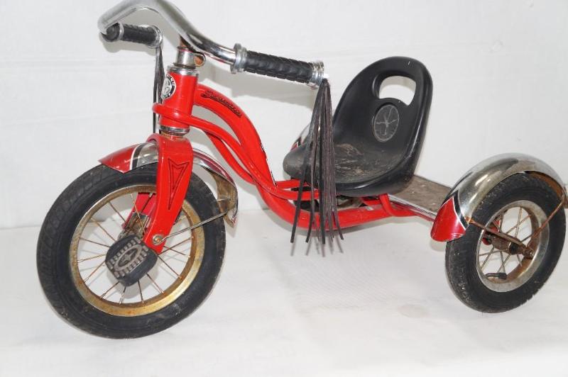 lot 82 image: Vintage Schwinn 3-Wheeled Bicycle