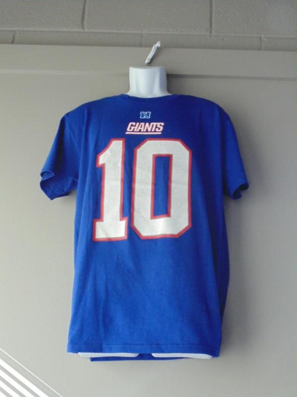 lot 10 image: New York Giants Eli Manning T-Shirt Medium