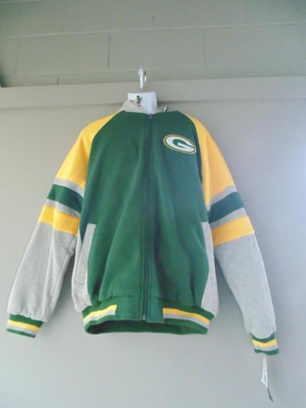 lot 16 image: Green Bay Packers Mens Game Ball Logo Jacket Large