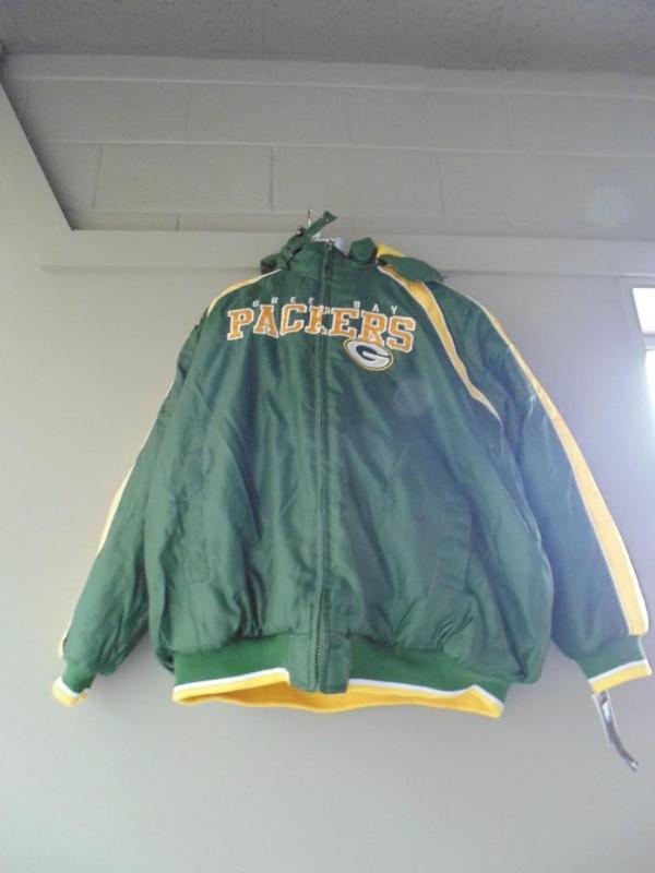 lot 19 image: Green Bay Packers Mens Fleeced Lined Jacket 4XL
