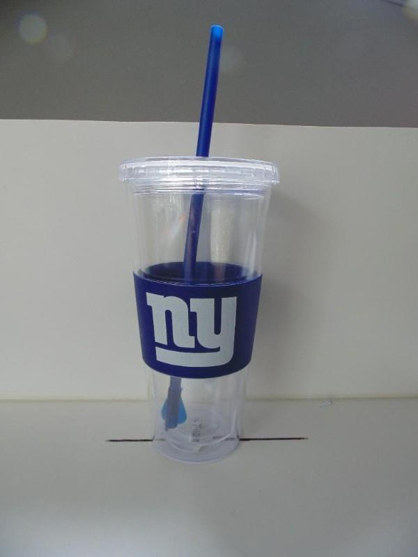 lot 4 image: New York Giants 22oz Insulated Tumbler