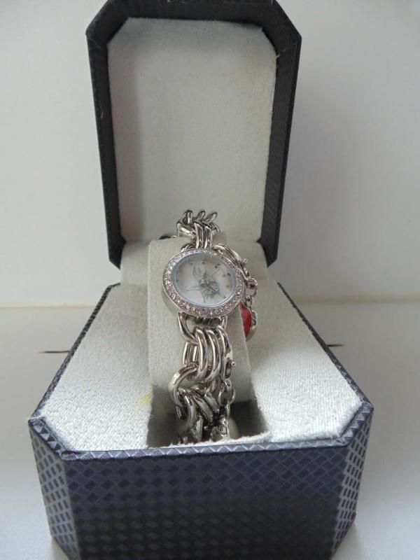 lot 5 image: Minnesota Vikings Ladies Charm Bracelet Watch