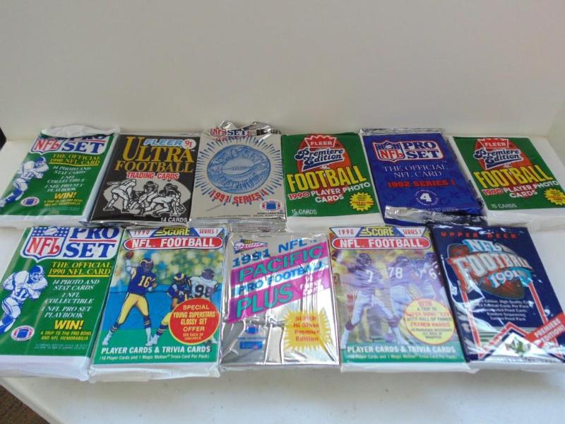 lot 8 image: NFL Football Cards