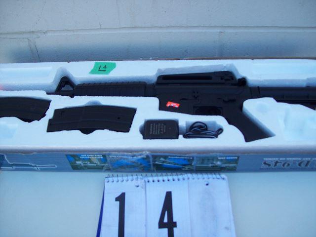 Airsoft rifle in Box, Model Well D-...