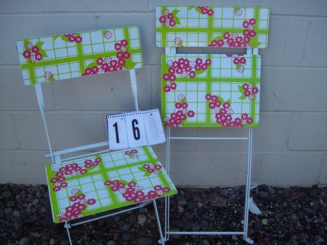 Pair of metal folding chairs, Flowe...