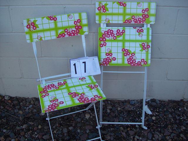 Pair of metal folding chairs, Flowe...