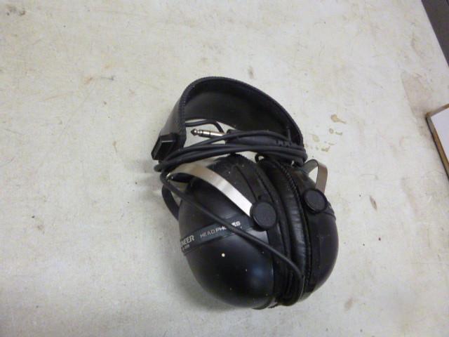 Pioneer SE-205 Head Phones...