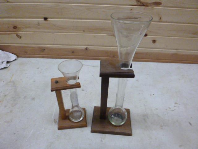 2 Decorative Vases with Wooden Hold...