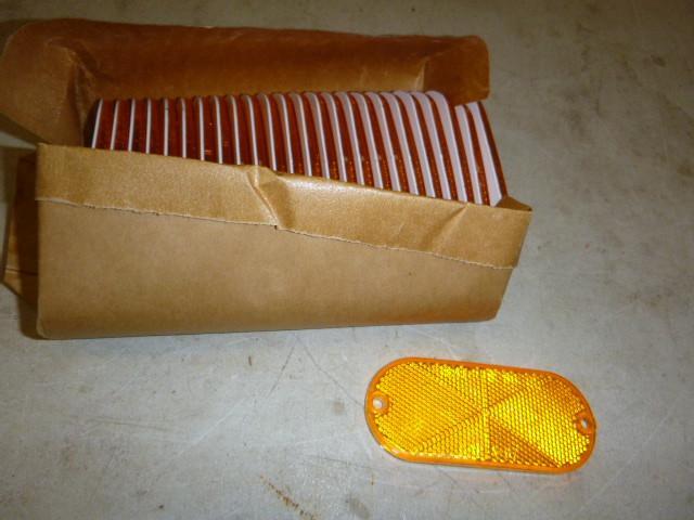 25 Amber Reflectors SAE-A-67...