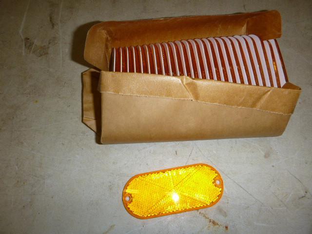 25 Amber Reflectors SAE-A-67...