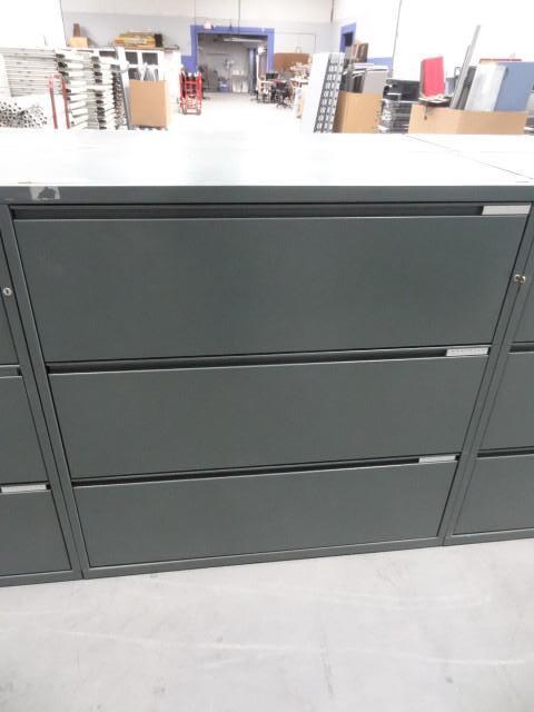 lot 136 image: Meridian 42" metal 3 drawer la...