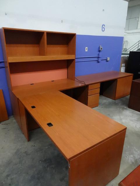 lot 149 image: L shaped office desk. Lighted hutch...
