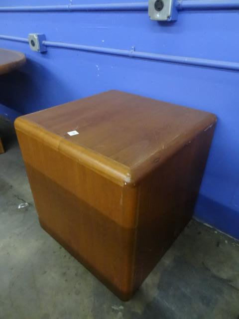 lot 209 image: Wood end table. 24 x 24 x 24...