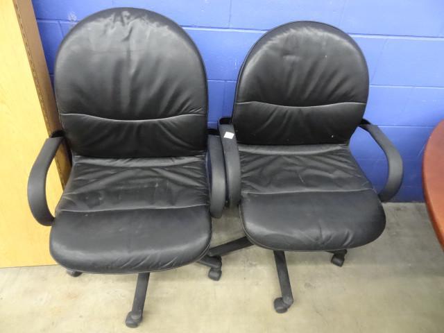 lot 256 image: 2 matching office chairs on wheels...