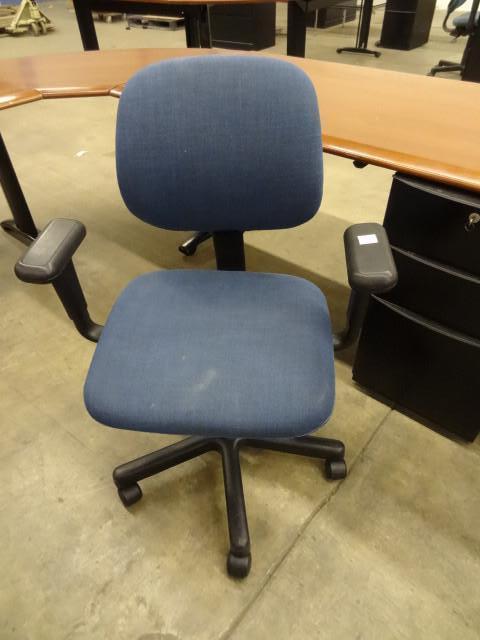 lot 259 image: Office chair on wheels...