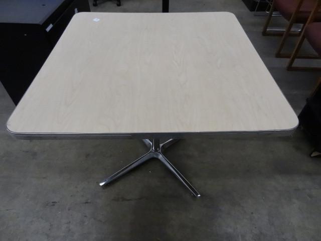 lot 261 image: 36 x 36 metal framed table...