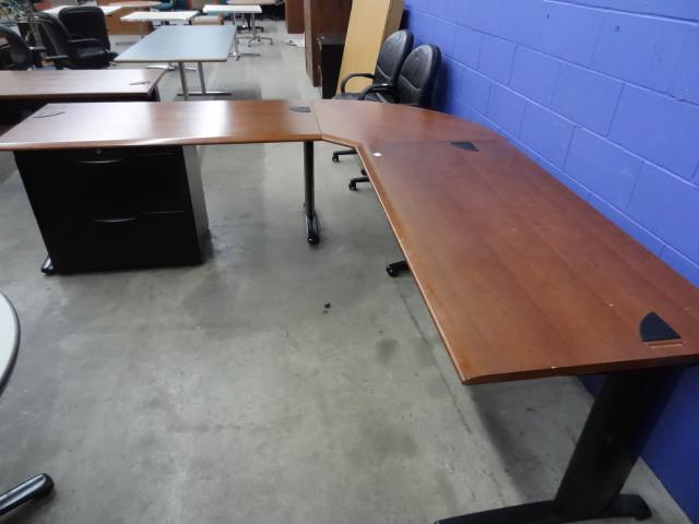 lot 263 image: 96 x 96 L shaped desk. 3 piece. 2 l...