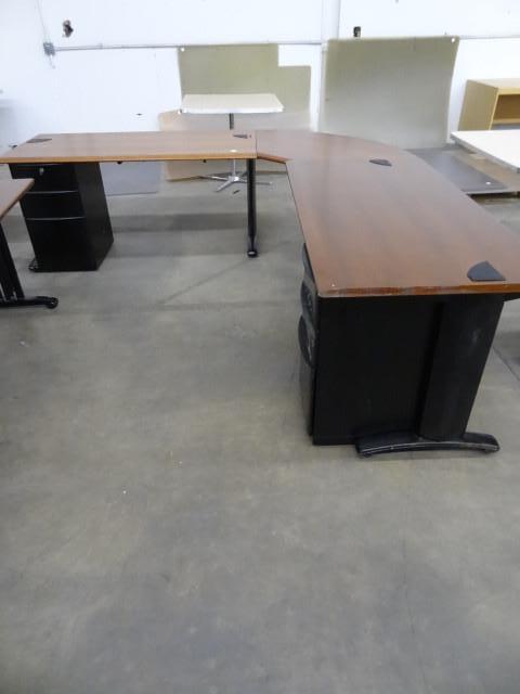 lot 279 image: 96 x 96 x 29 L shaped desk. 6 drawe...