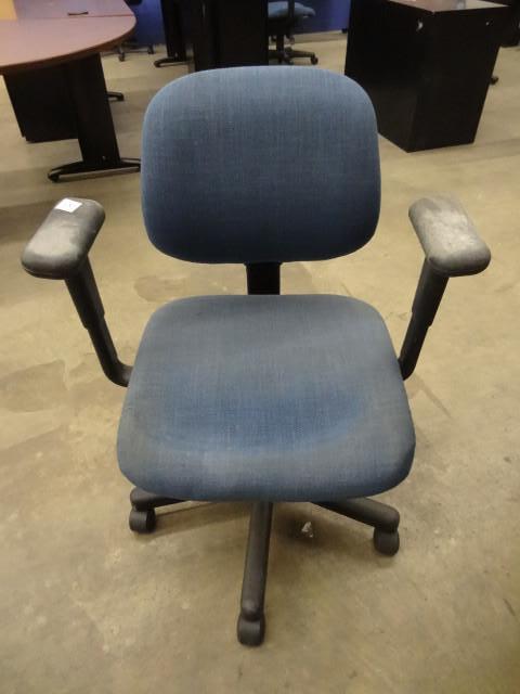 lot 281 image: Office chair on wheels...