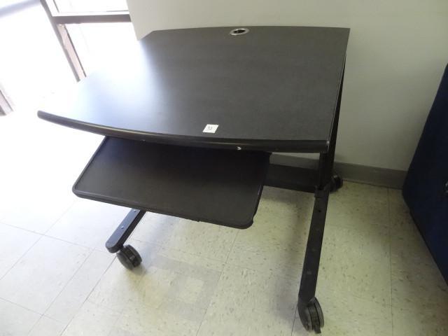 lot 32 image: Mobile desk with pull out keyboard ...