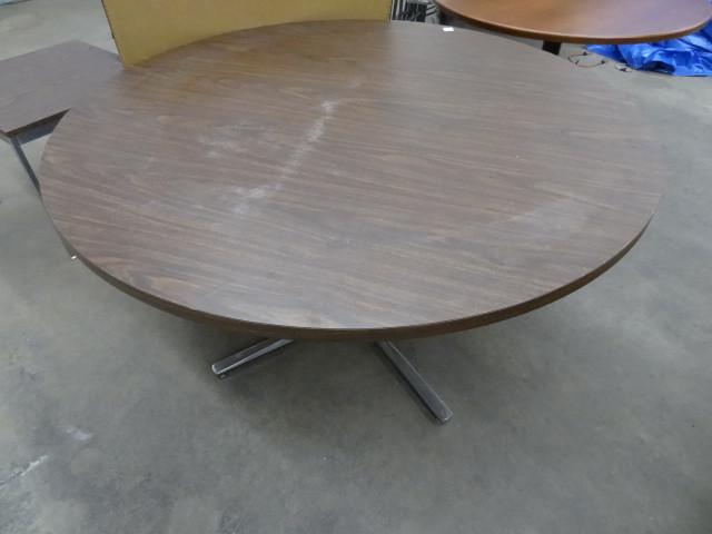 lot 324 image: 54" metal framed round table...