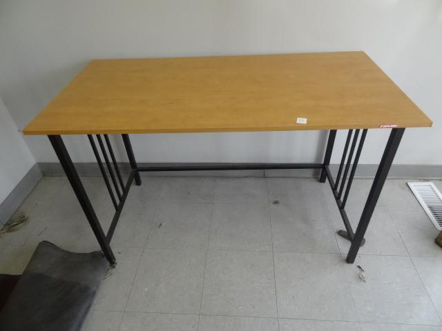 lot 33 image: 48 x 24 x 29 metal framed table....