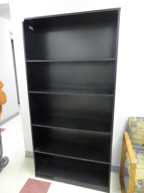 lot 36 image: Laminate book shelf with 3 adjustab...
