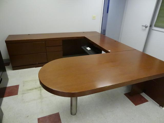 lot 37 image: U shaped office desk. 3 piece. Pull...