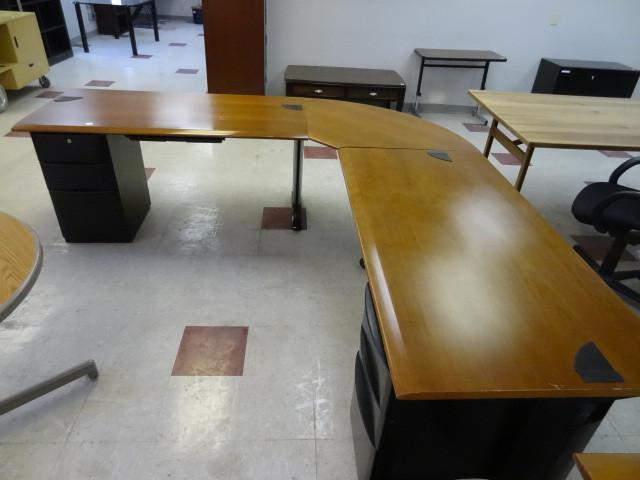 lot 78 image: L shaped 3 piece desk. 6 drawers. 9...