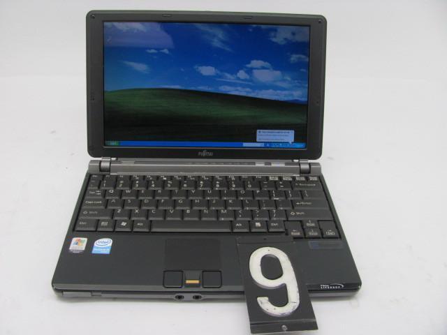 lot 9 image: Fujitsu lifebook P71020d laptop com...