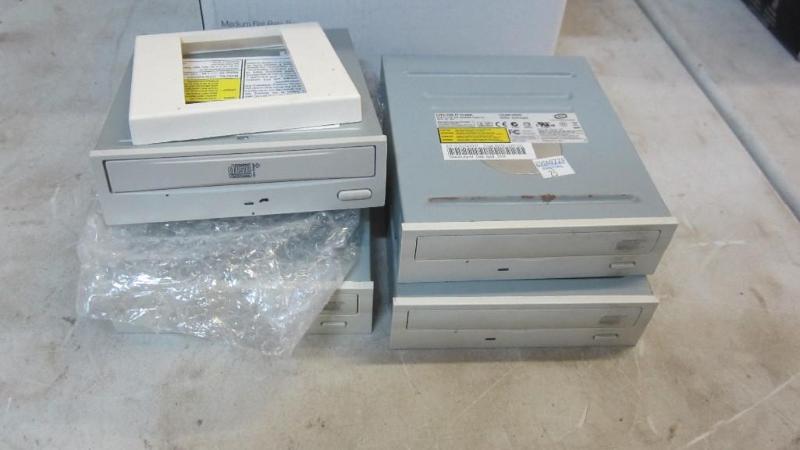 lot 15 image: disc drives...