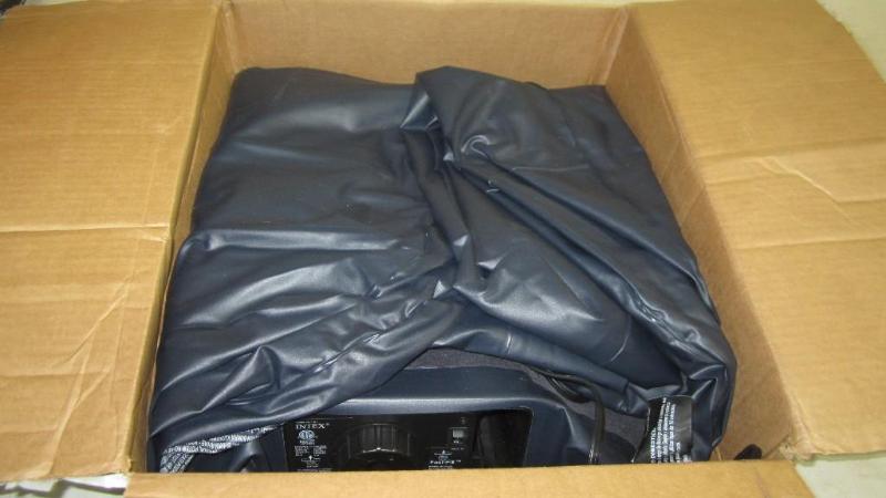 lot 24 image: Intex air bed...