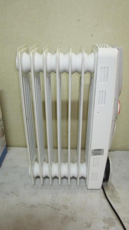 lot 40 image: Optimus oil filled heater...