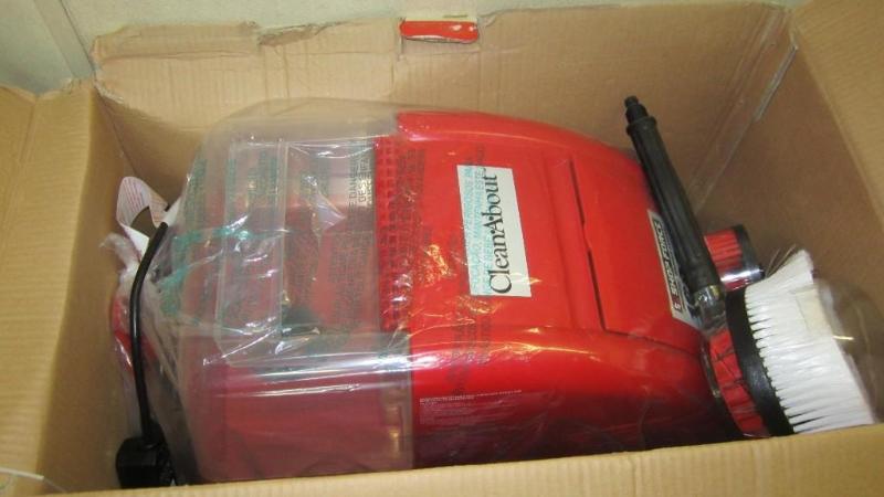 lot 62 image: Shop force pressure washer, looks c...
