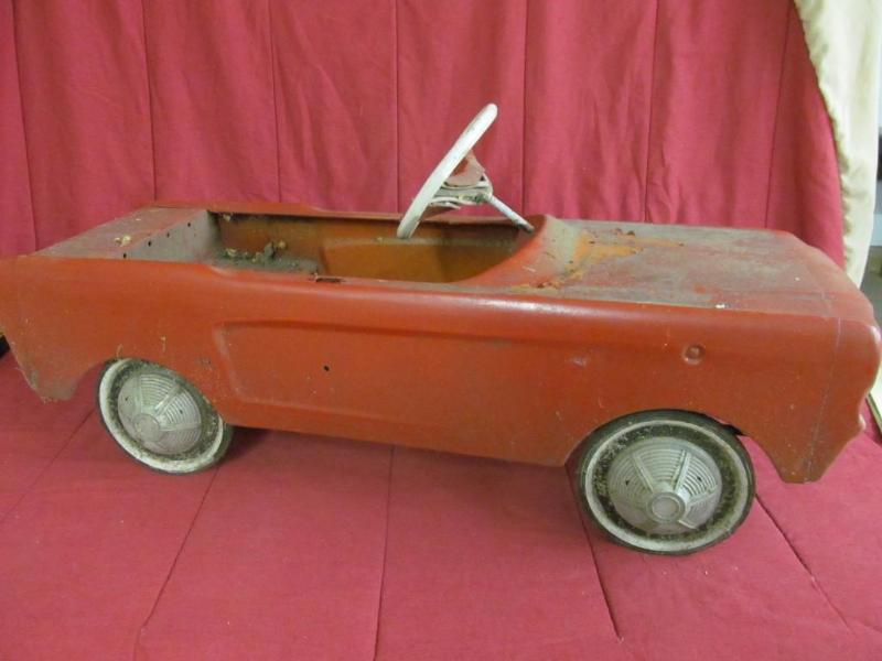 Antique Pedal Car - Steering is Goo...