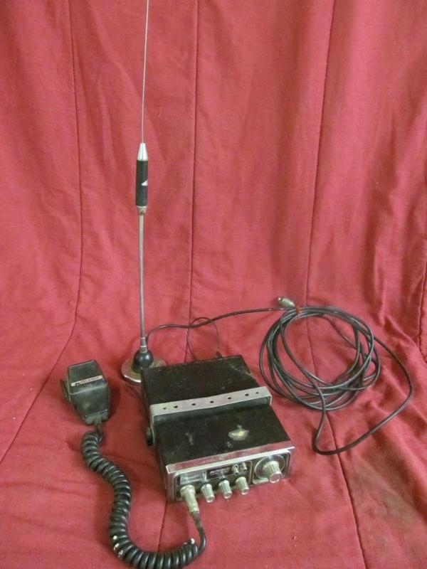 Midland CB Radio with Magnetic Ante...