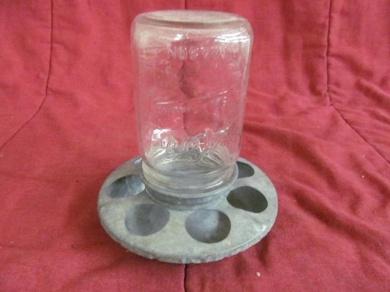 Baby Chicken Feeder - 1 Pint Kerr J...