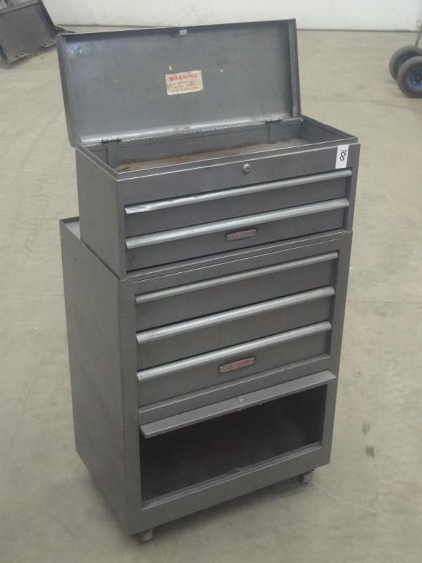 lot 100 image: Craftsman Rolling Tool Chest...