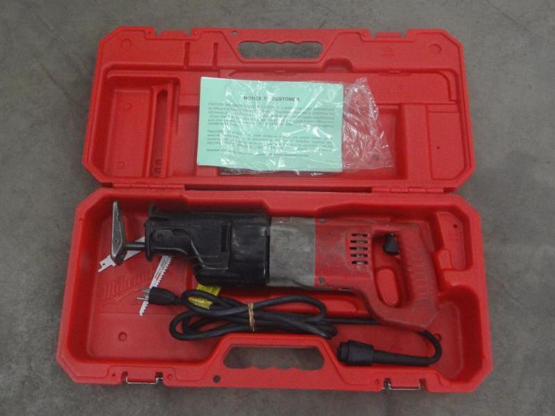 lot 27 image: Milwaukee Heavy Duty Sawzall With C...